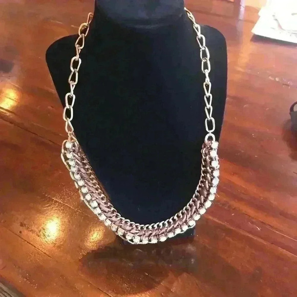 pretty Necklace with green stones - Picture 6 of 8